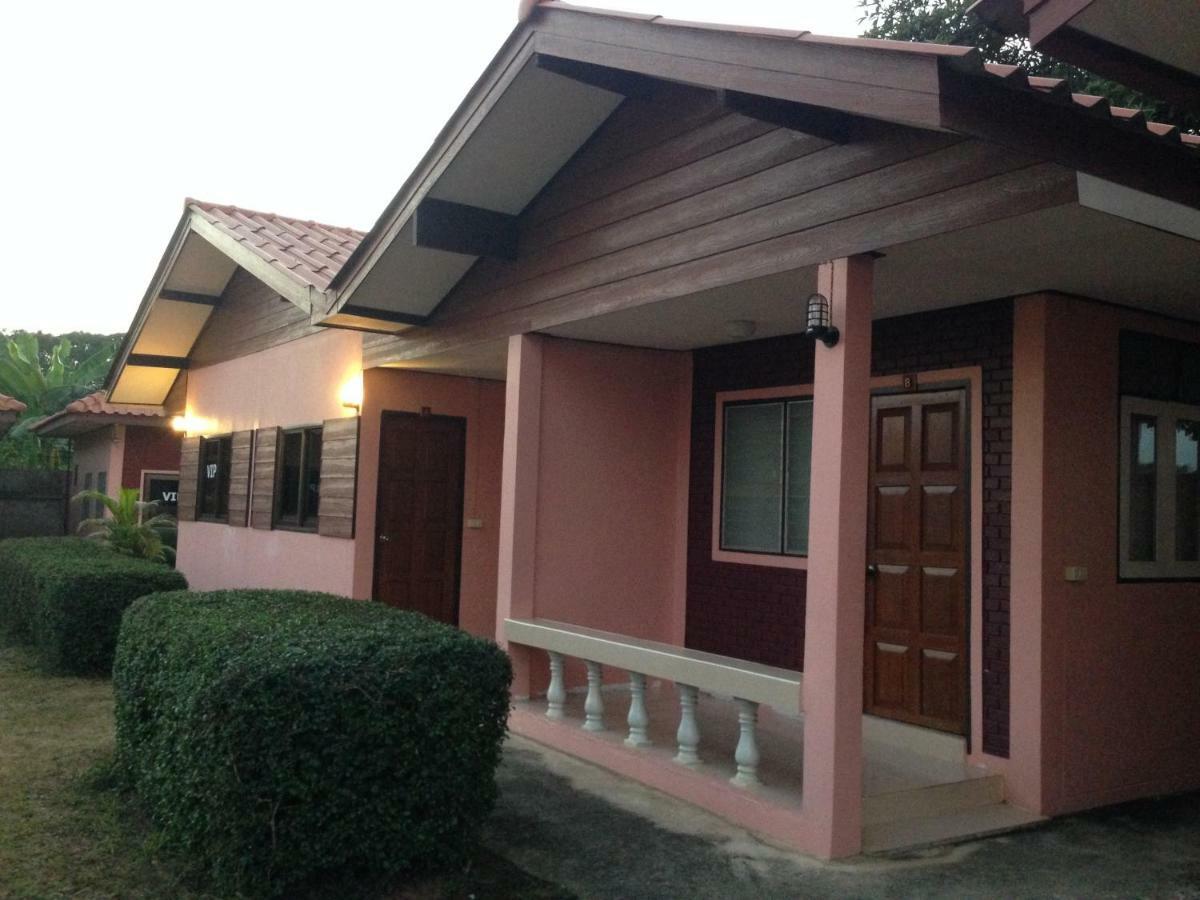 โพธิ์ทองริมทุ่ง Pothong Rimtung Hotel Fang Exterior foto