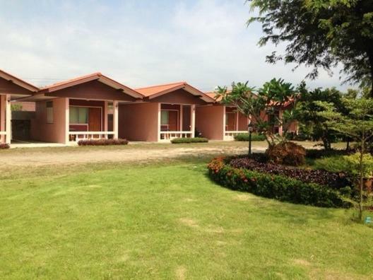 โพธิ์ทองริมทุ่ง Pothong Rimtung Hotel Fang Exterior foto
